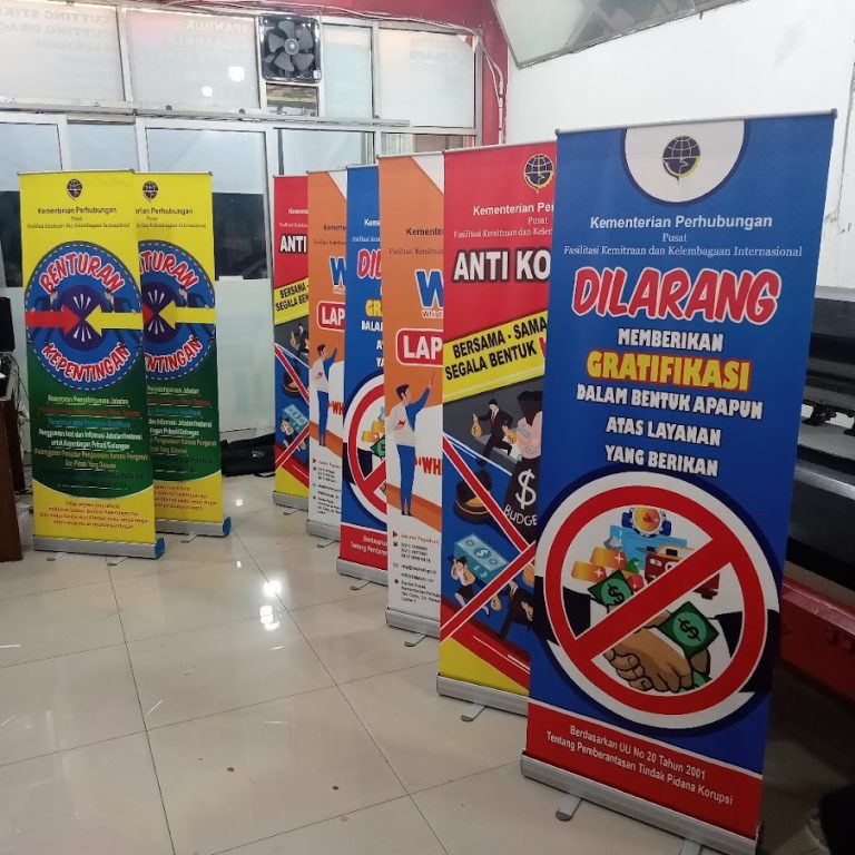 Roll Up Banner